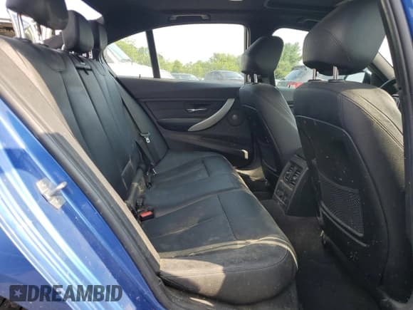 ✅ 2015 BMW 3 Series 335i xDrive • VIN: WBA3B9G52FNR93474 • Lot: 62725745. Wystawiony na Copart z przebiegiem 57 985 mil. Bezpłatny archiwum sprzedaży aukcyjnych z USA i szczegółowy raport historii pojazdu na DreamBid. Zdjęcie 10.