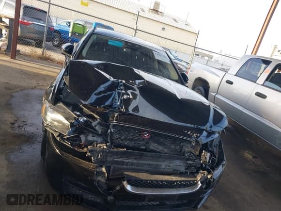 ✅ 2017 Jaguar XE 25t • VIN: SAJAR4BG6HA965240 • Lot: 41907353. Listed on IAAI with 89,052 mi. Free auction sales archive from the USA and detailed vehicle history report at DreamBid. Image 13.