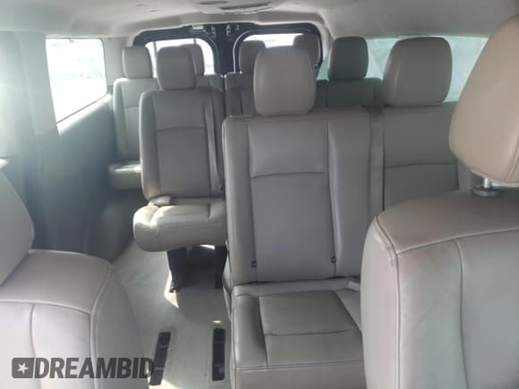 ✅ 2017 Nissan NV SL • VIN: 5BZAF0AA8HN853030 • Лот: 64849305. Опубликован ранее на Copart с пробегом 101 411 миль. Бесплатный доступ к архиву аукционных продаж из США и подробный отчёт об истории автомобиля на DreamBid. Изображение 10.