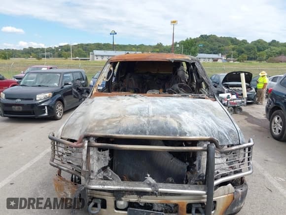 ✅ 2005 Ford Excursion Limited • VIN: 1FMNU43S35EA05830 • Lot: 43091685. Wystawiony na IAAI z przebiegiem Nie podano. Bezpłatny archiwum sprzedaży aukcyjnych z USA i szczegółowy raport historii pojazdu na DreamBid. Zdjęcie 6.