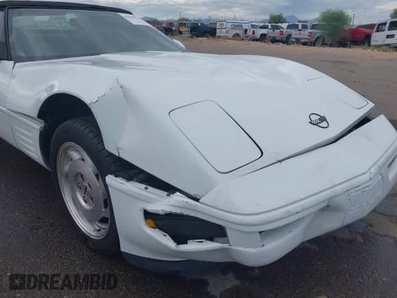 ✅ 1994 Chevrolet Corvette • VIN: 1G1YY32P0R5103497 • Lot: 43118727. Wystawiony na IAAI z przebiegiem 163 347 mil. Bezpłatny archiwum sprzedaży aukcyjnych z USA i szczegółowy raport historii pojazdu na DreamBid. Zdjęcie 6.