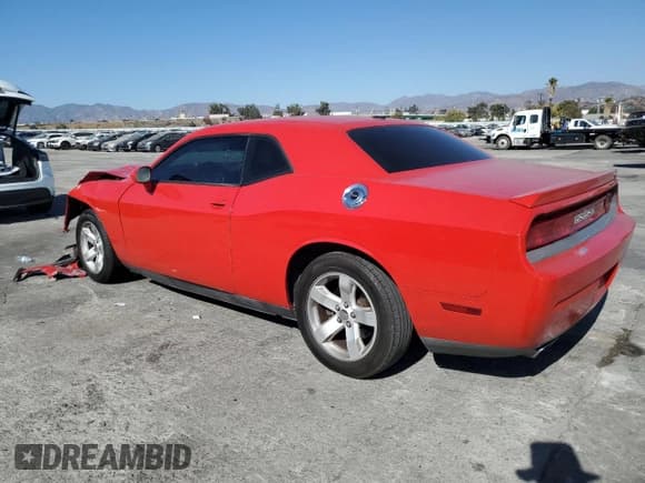 ✅ 2014 Dodge Challenger R/T Classic • VIN: 2C3CDYBT2EH224465 • Lot: 77248124. Wystawiony na Copart z przebiegiem 142 582 mil. Bezpłatny archiwum sprzedaży aukcyjnych z USA i szczegółowy raport historii pojazdu na DreamBid. Zdjęcie 2.