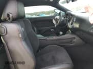 ✅ 2021 Dodge Challenger R/T Scat Pack • VIN: 2C3CDZFJ5MH563864 • Lot: 43236914. Wystawiony na Copart z przebiegiem 34 948 mil. Bezpłatny archiwum sprzedaży aukcyjnych z USA i szczegółowy raport historii pojazdu na DreamBid. Zdjęcie 10.