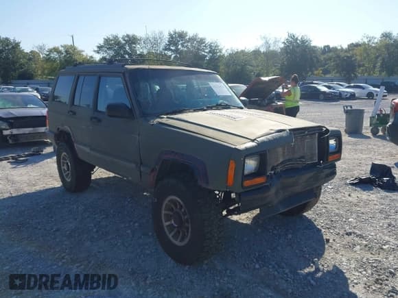 ✅ 1998 Jeep Cherokee Sport • VIN: 1J4FJ68S4WL252870 • Лот: 43256474. Опубликован ранее на IAAI с пробегом 296 112 миль. Бесплатный доступ к архиву аукционных продаж из США и подробный отчёт об истории автомобиля на DreamBid. Изображение 1.