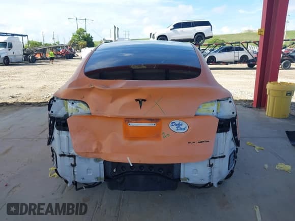 ✅ 2020 Tesla Model Y Long Range • VIN: 5YJYGDEE6LF030717 • Лот: 42486593. Опубликован ранее на IAAI с пробегом 131 272 миль. Бесплатный доступ к архиву аукционных продаж из США и подробный отчёт об истории автомобиля на DreamBid. Изображение 17.