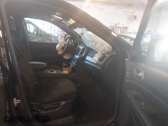 ✅ 2019 Jeep Grand Cherokee Upland • VIN: 1C4RJFAG0KC545328 • Lot: 43310031. Listed on IAAI with 76,903 mi. Free auction sales archive from the USA and detailed vehicle history report at DreamBid. Image 5.