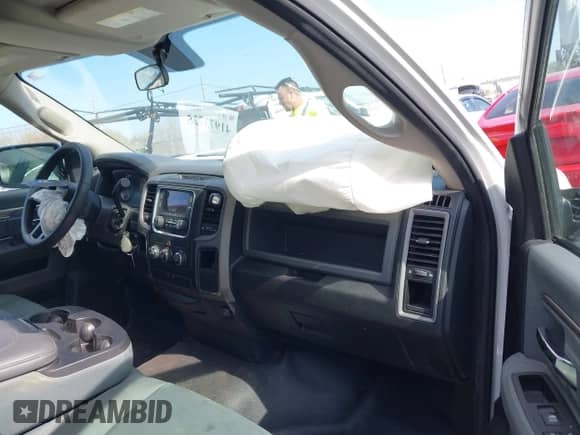 2016 Ram 1500 Tradesman с VIN 3C6JR6DTXGG257486, выставлен на аукционе IAAI как лот 41973725 с пробегом 155 769 миль миль и . История ставок и продаж доступна на DreamBid. Изображение 5.