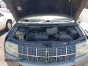 ✅ 2008 Lincoln MKX • VIN: 2LMDU88C58BJ00091 • Lot: 42974260. Wystawiony na IAAI z przebiegiem 277 982 mil. Bezpłatny archiwum sprzedaży aukcyjnych z USA i szczegółowy raport historii pojazdu na DreamBid. Zdjęcie 10.