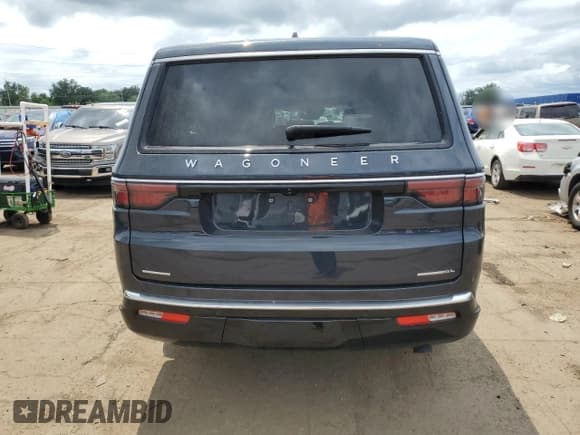 ✅ 2023 Jeep Wagoneer Series III • VIN: 1C4SJSDP4PS502551 • Lot: 64346044. Wystawiony na Copart z przebiegiem 16 765 mil. Bezpłatny archiwum sprzedaży aukcyjnych z USA i szczegółowy raport historii pojazdu na DreamBid. Zdjęcie 6.