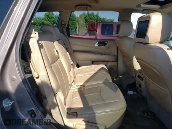 ✅ 2014 Nissan Pathfinder Platinum • VIN: 5N1AR2MN9EC730146 • Lot: 61604755. Listed on Copart with 119,023 mi. Free auction sales archive from the USA and detailed vehicle history report at DreamBid. Image 11.