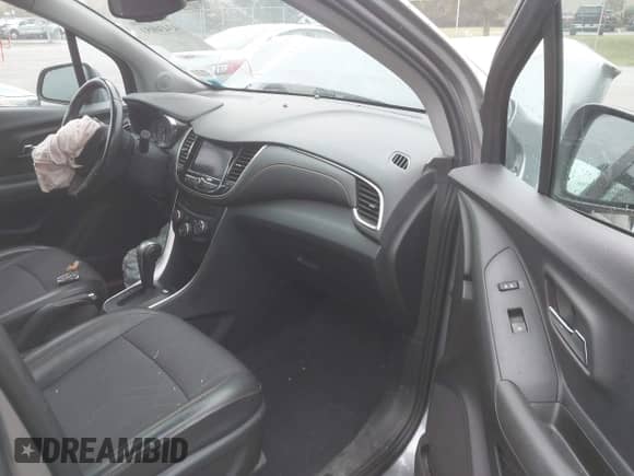 2020 Chevrolet Trax LT с VIN 3GNCJPSB7LL178892, выставлен на аукционе IAAI как лот 43430053 с пробегом 71 354 миль миль и . История ставок и продаж доступна на DreamBid. Изображение 5.