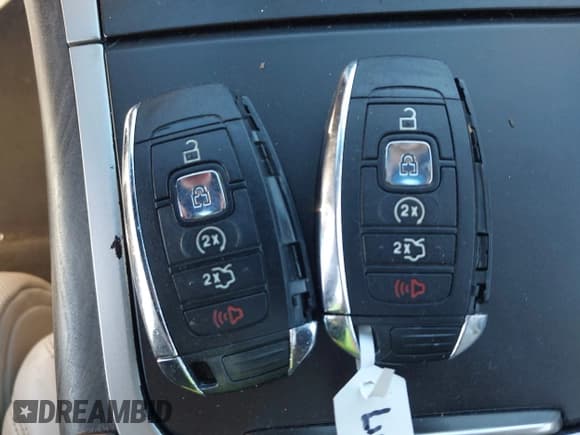 ✅ 2019 Lincoln Nautilus Reserve • VIN: 2LMPJ8L99KBL45551 • Lot: 43702596. Listed on IAAI with 70,956 mi. Free auction sales archive from the USA and detailed vehicle history report at DreamBid. Image 11.