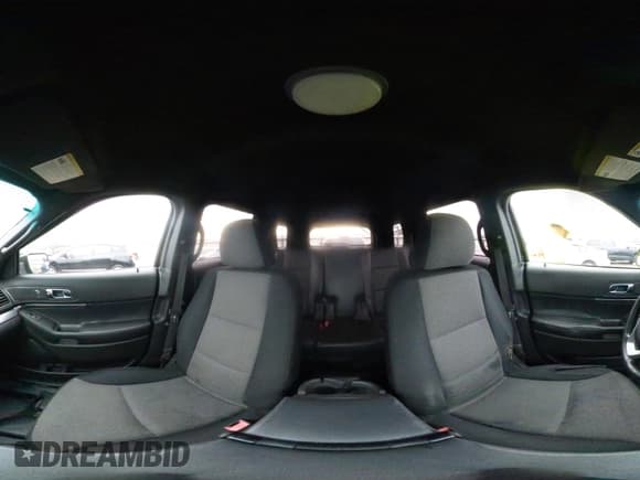 ✅ 2015 Ford Police Interceptor Utility • VIN: 1FM5K8AR2FGA15736 • Лот: 43039556. Опубликован ранее на IAAI с пробегом 141 212 миль. Бесплатный доступ к архиву аукционных продаж из США и подробный отчёт об истории автомобиля на DreamBid. Изображение 18.