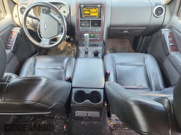 ✅ 2010 Ford Explorer Limited • VIN: 1FMEU7FEXAUA34295 • Lot: 65576445. Wystawiony na Copart z przebiegiem 246 474 mil. Bezpłatny archiwum sprzedaży aukcyjnych z USA i szczegółowy raport historii pojazdu na DreamBid. Zdjęcie 8.