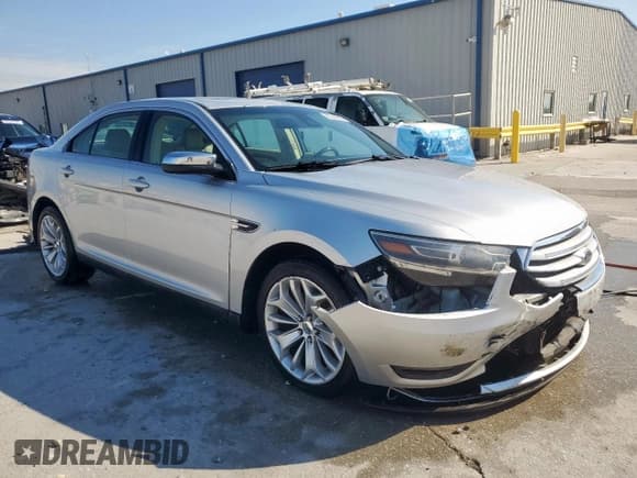 ✅ 2018 Ford Taurus Limited • VIN: 1FAHP2F83JG118047 • Lot: 85324515. Listed on Copart with 145,227 mi. Free auction sales archive from the USA and detailed vehicle history report at DreamBid. Image 4.