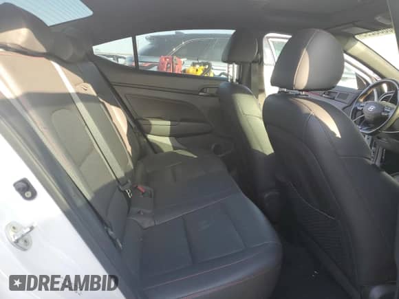 2018 Hyundai Elantra Sport с VIN KMHD04LB9JU704015, выставлен на аукционе Copart как лот 90088295 с пробегом Не указан миль и На запчасти • Non repairable. История ставок и продаж доступна на DreamBid. Изображение 10.