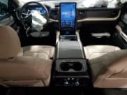 ✅ 2024 Ford Expedition Max Platinum • VIN: 1FMJK1M86REA38624 • Lot: 64295635. Wystawiony na Copart z przebiegiem 14 532 mil. Bezpłatny archiwum sprzedaży aukcyjnych z USA i szczegółowy raport historii pojazdu na DreamBid. Zdjęcie 8.