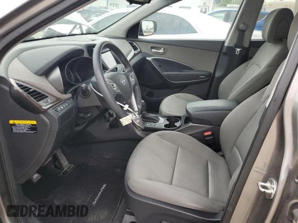 ✅ 2018 Hyundai Santa Fe 2.4L • VIN: 5NMZU3LB5JH081718 • Лот: 57635284. Опубликован ранее на Copart с пробегом 151 375 миль. Бесплатный доступ к архиву аукционных продаж из США и подробный отчёт об истории автомобиля на DreamBid. Изображение 7.