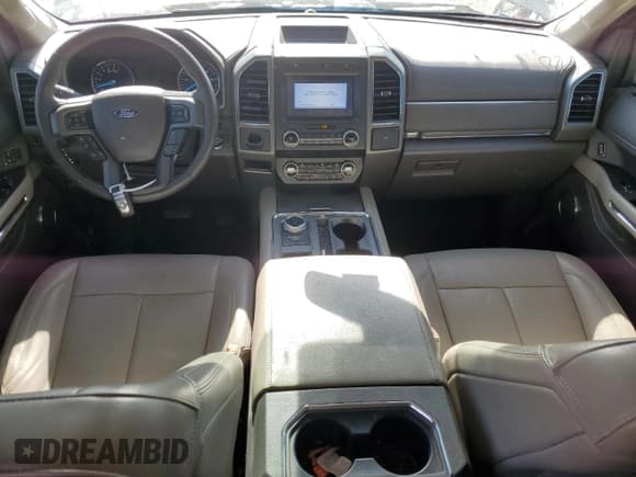 ✅ 2019 Ford Expedition XLT • VIN: 1FMJU1HT0KEA73562 • Lot: 91242535. Wystawiony na Copart z przebiegiem 131 824 mil. Bezpłatny archiwum sprzedaży aukcyjnych z USA i szczegółowy raport historii pojazdu na DreamBid. Zdjęcie 8.