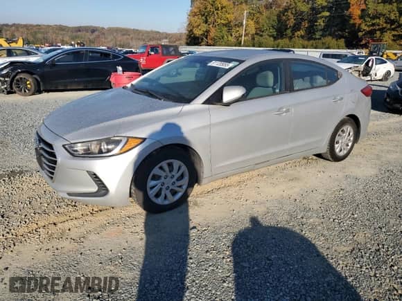 2017 Hyundai Elantra SE z VIN 5NPD74LF3HH149487, wystawiony jako Copart lot #91120955 z przebiegiem 100 166 mil mil oraz Czysty tytuł • Clean title. Historia ofert i sprzedaży dostępna na DreamBid. Obrazek 1.