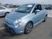 ✅ 2015 FIAT 500e • VIN: 3C3CFFGE0FT726120 • Lot: 43698758. Wystawiony na IAAI z przebiegiem 42 668 mil. Bezpłatny archiwum sprzedaży aukcyjnych z USA i szczegółowy raport historii pojazdu na DreamBid. Zdjęcie 2.