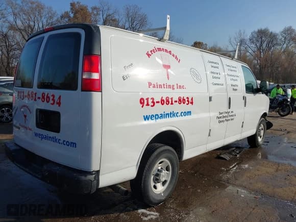 ✅ 2017 Chevrolet Express Cargo • VIN: 1GCWGBFF8H1351757 • Lot: 43738063. Listed on IAAI with 150,892 mi. Free auction sales archive from the USA and detailed vehicle history report at DreamBid. Image 4.