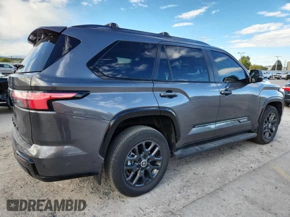 ✅ 2024 Toyota Sequoia Limited • VIN: 7SVAAABA7RX035464 • Lot: 82376985. Listed on Copart with 19,342 mi. Free auction sales archive from the USA and detailed vehicle history report at DreamBid. Image 3.