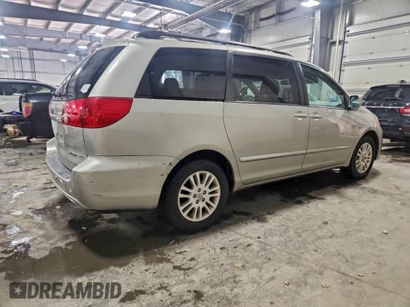 ✅ 2008 Toyota Sienna XLE • VIN: 5TDZK22C58S220831 • Lot: 95304695. Listed on Copart with 187,078 mi. Free auction sales archive from the USA and detailed vehicle history report at DreamBid. Image 3.