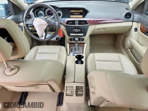 ✅ 2012 Mercedes-Benz C 250 Sport • VIN: WDDGF4HB0CR192889 • Lot: 91119125. Wystawiony na Copart z przebiegiem 100 643 mil. Bezpłatny archiwum sprzedaży aukcyjnych z USA i szczegółowy raport historii pojazdu na DreamBid. Zdjęcie 8.