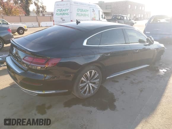 ✅ 2019 Volkswagen Arteon SE • VIN: WVWBR7AN5KE000826 • Лот: 41240318. Опубликован ранее на IAAI с пробегом 22 304 миль. Бесплатный доступ к архиву аукционных продаж из США и подробный отчёт об истории автомобиля на DreamBid. Изображение 4.