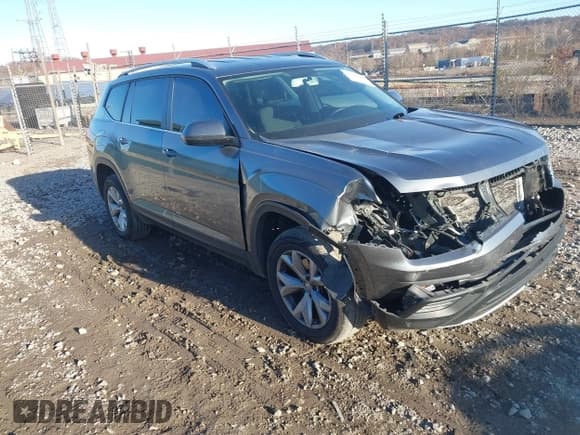 ✅ 2018 Volkswagen Atlas S • VIN: 1V2AP2CA1JC598419 • Lot: 43695668. Listed on IAAI with 77,828 mi. Free auction sales archive from the USA and detailed vehicle history report at DreamBid. Image 1.