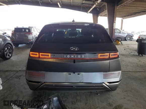 2022 Hyundai Ioniq 5 Limited with VIN KM8KR4AE0NU068942, listed as a Copart auction lot 83960345 with 28,343 mi miles and Salvage title. Bid and sale history available at DreamBid. Image 6.