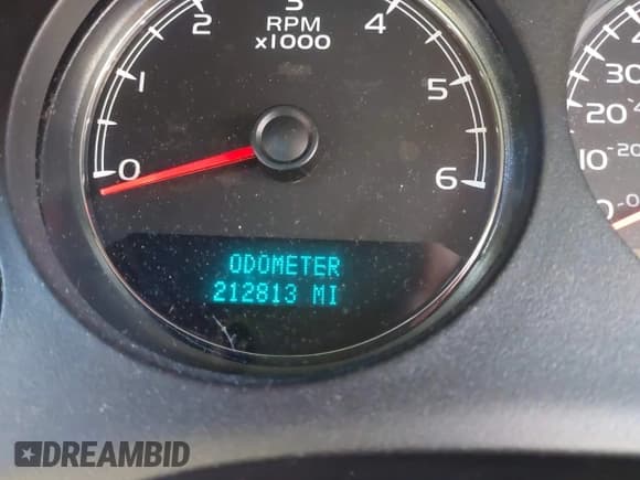 ✅ 2012 Chevrolet Tahoe LT • VIN: 1GNSCBE09CR136655 • Lot: 43491523. Wystawiony na IAAI z przebiegiem 212 813 mil. Bezpłatny archiwum sprzedaży aukcyjnych z USA i szczegółowy raport historii pojazdu na DreamBid. Zdjęcie 14.