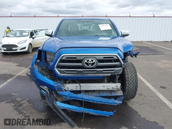 ✅ 2016 Toyota Tacoma Limited • VIN: 3TMGZ5AN1GM030563 • Lot: 42577215. Listed on IAAI with 100,917 mi. Free auction sales archive from the USA and detailed vehicle history report at DreamBid. Image 12.