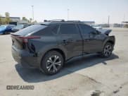 ✅ 2024 Toyota bZ4X XLE • VIN: JTMAAAAAXRA037109 • Lot: 64773014. Wystawiony na Copart z przebiegiem 1 232 mil. Bezpłatny archiwum sprzedaży aukcyjnych z USA i szczegółowy raport historii pojazdu na DreamBid. Zdjęcie 3.