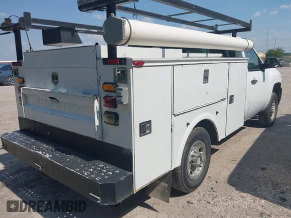 ✅ 2008 Chevrolet Silverado 2500HD • VIN: 1GBHC24678E203913 • Лот: 43038814. Опубликован ранее на IAAI с пробегом 178 031 миль. Бесплатный доступ к архиву аукционных продаж из США и подробный отчёт об истории автомобиля на DreamBid. Изображение 4.