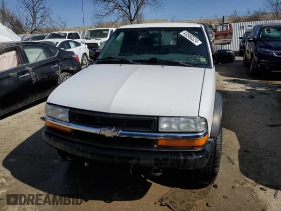 ✅ 2002 Chevrolet S-10 LS • VIN: 1GCCT19W828154137 • Лот: 43566524. Опубликован ранее на Copart с пробегом Не указан. Бесплатный доступ к архиву аукционных продаж из США и подробный отчёт об истории автомобиля на DreamBid. Изображение 5.