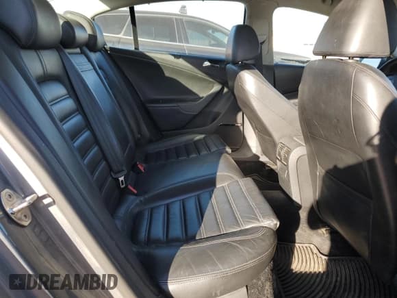 ✅ 2008 Volkswagen Passat VR6 • VIN: WVWDU73C48E073357 • Лот: 77601794. Опубликован ранее на Copart с пробегом 161 856 миль. Бесплатный доступ к архиву аукционных продаж из США и подробный отчёт об истории автомобиля на DreamBid. Изображение 10.