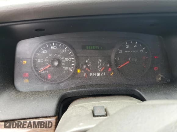 ✅ 2006 Ford Crown Victoria • VIN: 2FAFP73V86X122451 • Лот: 50893875. Опубликован ранее на Copart с пробегом 338 845 миль. Бесплатный доступ к архиву аукционных продаж из США и подробный отчёт об истории автомобиля на DreamBid. Изображение 9.