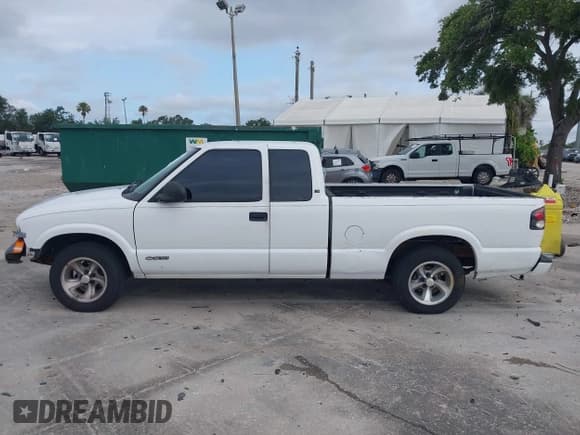 ✅ 2001 Chevrolet S-10 • VIN: 1GCCS195718116889 • Лот: 42425896. Опубликован ранее на IAAI с пробегом 183 917 миль. Бесплатный доступ к архиву аукционных продаж из США и подробный отчёт об истории автомобиля на DreamBid. Изображение 15.