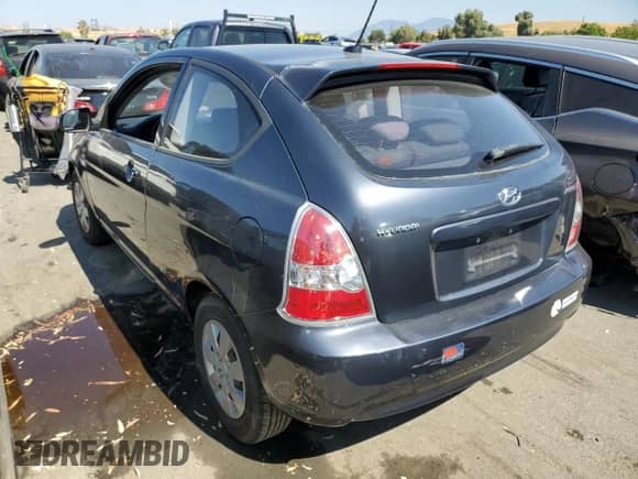 2010 Hyundai Accent GS z VIN KMHCM3AC2AU163024, wystawiony jako Copart lot #62352714 z przebiegiem 84 946 mil mil oraz Szkoda całkowita • Salvage title. Historia ofert i sprzedaży dostępna na DreamBid. Obrazek 2.