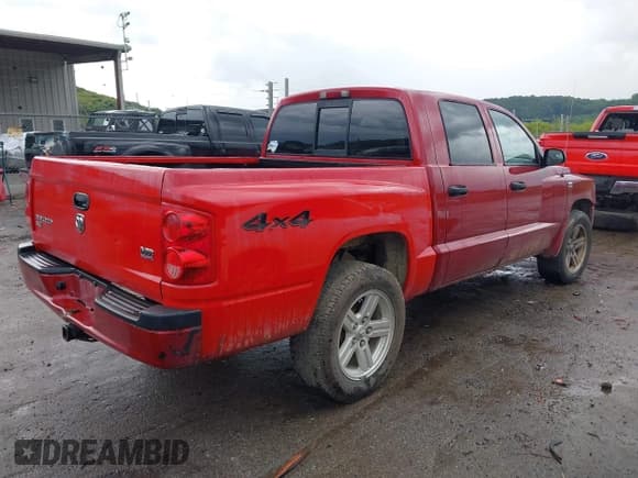 ✅ 2010 Dodge Dakota Bighorn/Lonestar • VIN: 1D7CW3GP2AS104601 • Lot: 42695672. Wystawiony na IAAI z przebiegiem 165 876 mil. Bezpłatny archiwum sprzedaży aukcyjnych z USA i szczegółowy raport historii pojazdu na DreamBid. Zdjęcie 4.
