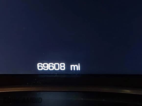 2018 Chevrolet Equinox LT z VIN 2GNAXSEVXJ6112062, wystawiony jako IAAI lot #43406177 z przebiegiem 69 608 mil mil oraz . Historia ofert i sprzedaży dostępna na DreamBid. Obrazek 14.