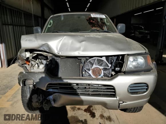 ✅ 2002 Mitsubishi Montero Sport ES • VIN: JA4LS21H32J058330 • Lot: 83523844. Listed on Copart with 186,781 mi. Free auction sales archive from the USA and detailed vehicle history report at DreamBid. Image 5.