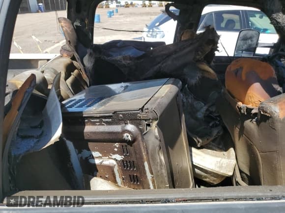 ✅ 2006 Chevrolet Silverado 2500HD LT1 • VIN: 1GCHC23276F122864 • Лот: 71861745. Опубликован ранее на Copart с пробегом Не указан. Бесплатный доступ к архиву аукционных продаж из США и подробный отчёт об истории автомобиля на DreamBid. Изображение 10.