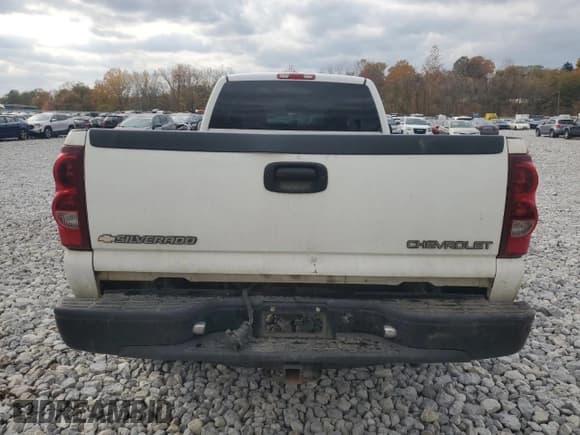 ✅ 2003 Chevrolet Silverado 2500HD LS • VIN: 1GCHK29G03E128139 • Lot: 77231524. Wystawiony na Copart z przebiegiem 160 026 mil. Bezpłatny archiwum sprzedaży aukcyjnych z USA i szczegółowy raport historii pojazdu na DreamBid. Zdjęcie 6.