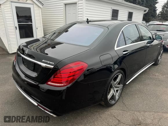 ✅ 2016 Mercedes-Benz S 63 AMG • VIN: WDDUG7JB6GA243201 • Лот: 86297544. Опубликован ранее на Copart с пробегом 88 290 миль. Бесплатный доступ к архиву аукционных продаж из США и подробный отчёт об истории автомобиля на DreamBid. Изображение 3.