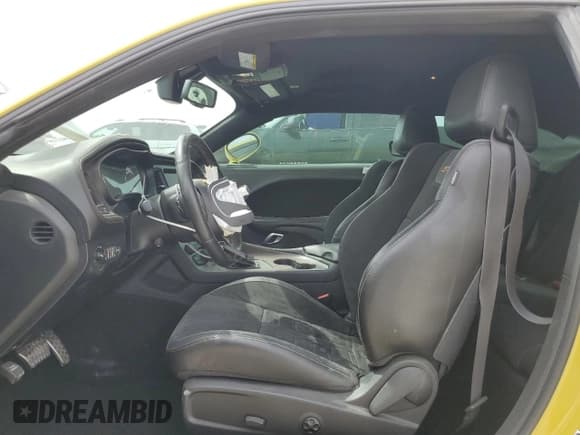 ✅ 2020 Dodge Challenger R/T 50th Anniversary • VIN: 2C3CDZBT7LH246383 • Lot: 48911855. Wystawiony na Copart z przebiegiem 112 469 mil. Bezpłatny archiwum sprzedaży aukcyjnych z USA i szczegółowy raport historii pojazdu na DreamBid. Zdjęcie 7.