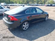 ✅ 2012 Volvo S60 T5 • VIN: YV1622FS4C2119147 • Lot: 43239923. Wystawiony na IAAI z przebiegiem 171 696 mil. Bezpłatny archiwum sprzedaży aukcyjnych z USA i szczegółowy raport historii pojazdu na DreamBid. Zdjęcie 4.
