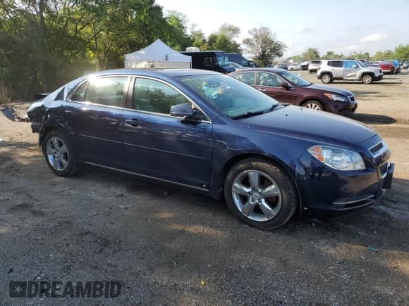 2010 Chevrolet Malibu 2LT z VIN 1G1ZD5EB4A4117554, wystawiony jako Copart lot #65578364 z przebiegiem 102 861 mil mil oraz Szkoda całkowita • Salvage title. Historia ofert i sprzedaży dostępna na DreamBid. Obrazek 4.